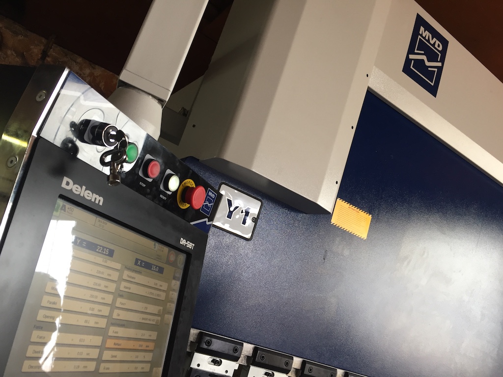 Installation of MVD Inan CNC press brake B series 220t. x 3100 mm